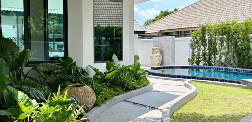 Modern 3-Bed Pool Villa for Rent near Tara Pattana School
