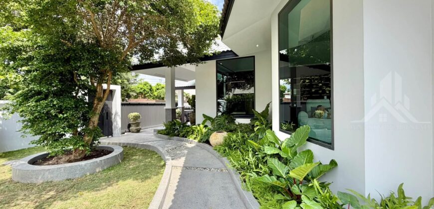 Modern 3-Bed Pool Villa for Rent near Tara Pattana School