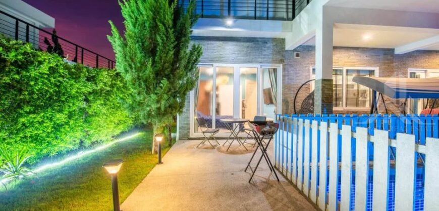 Na Jomtien 5-Bed Private Pool Villa for Sale near Nong Nooch