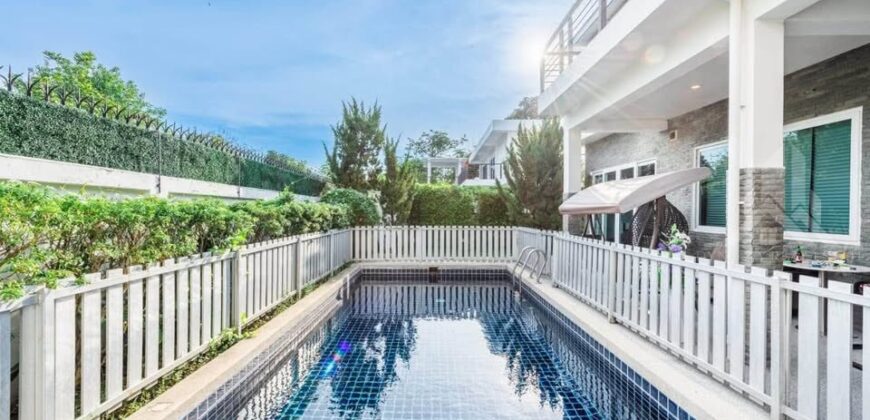 Na Jomtien 5-Bed Private Pool Villa for Sale near Nong Nooch