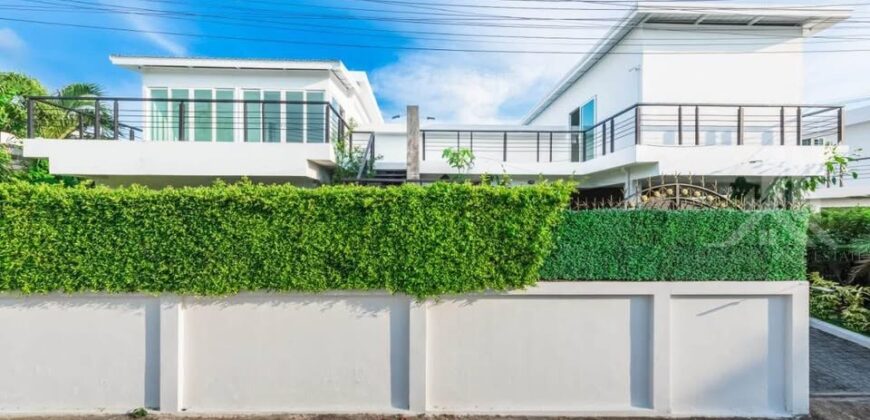 Na Jomtien 5-Bed Private Pool Villa for Sale near Nong Nooch