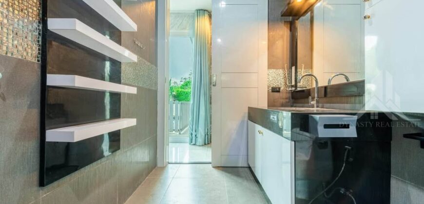 Na Jomtien 5-Bed Private Pool Villa for Sale near Nong Nooch