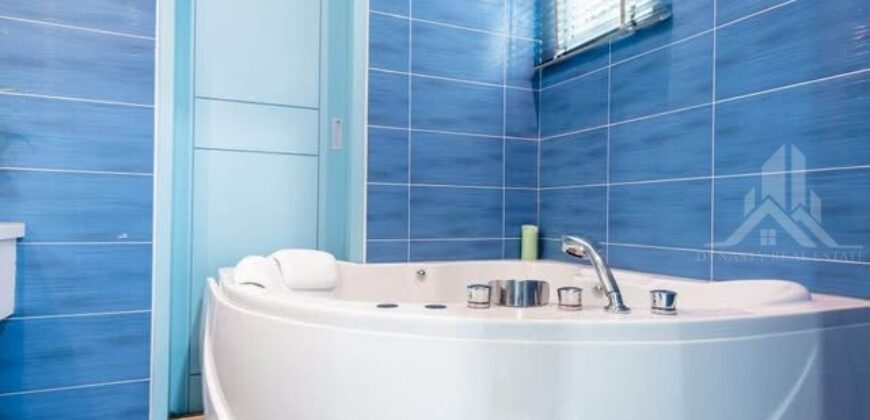 Na Jomtien 5-Bed Private Pool Villa for Sale near Nong Nooch