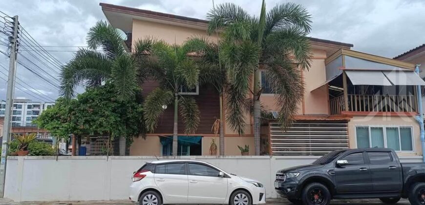 Ngam Charoen 14 3-Bed Corner Townhouse for Sale, Pattaya