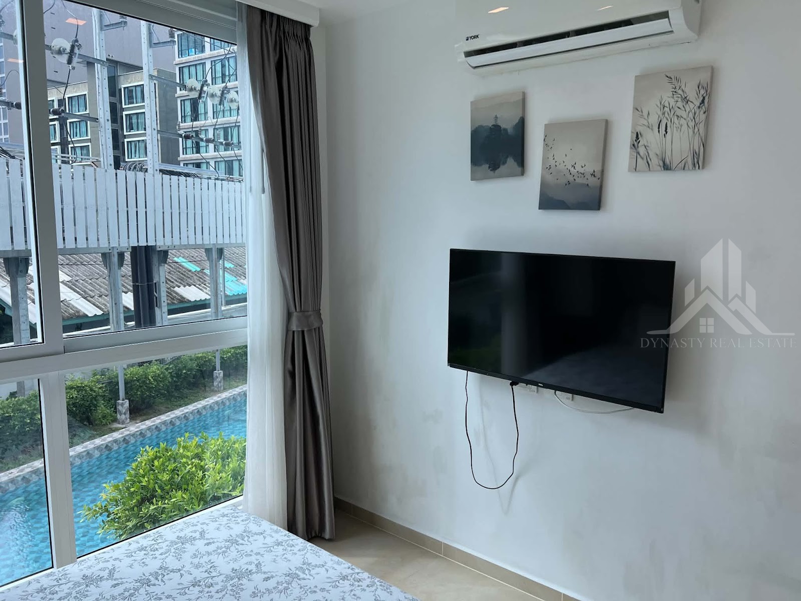 Olympus city garden 2-bed pool view condo for rent, pattaya