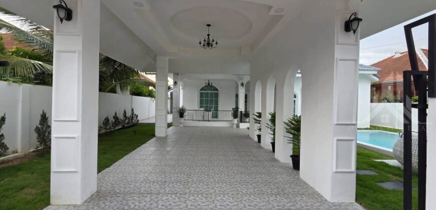 Pattaya Paradise Village 1 3-Bed Pool Villa for Rent in East Pattaya