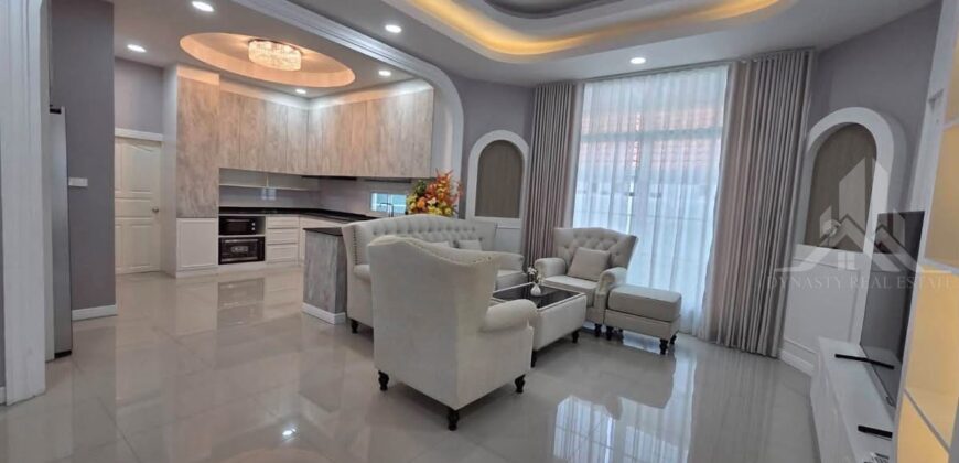 Pattaya Paradise Village 1 3-Bed Pool Villa for Rent in East Pattaya