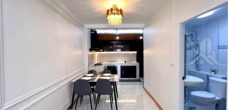 Pattaya Rung Rueang Village 2-Bed Townhouse for Sale
