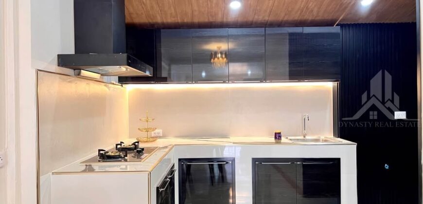 Pattaya Rung Rueang Village 2-Bed Townhouse for Sale
