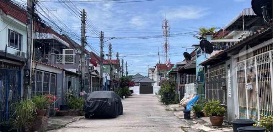Pattaya Rung Rueang Village 2-Bed Townhouse for Sale