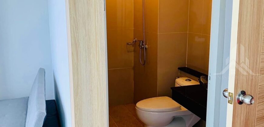 The Grand Jomtien Pattaya Beach Studio Condo for Sale & Rent