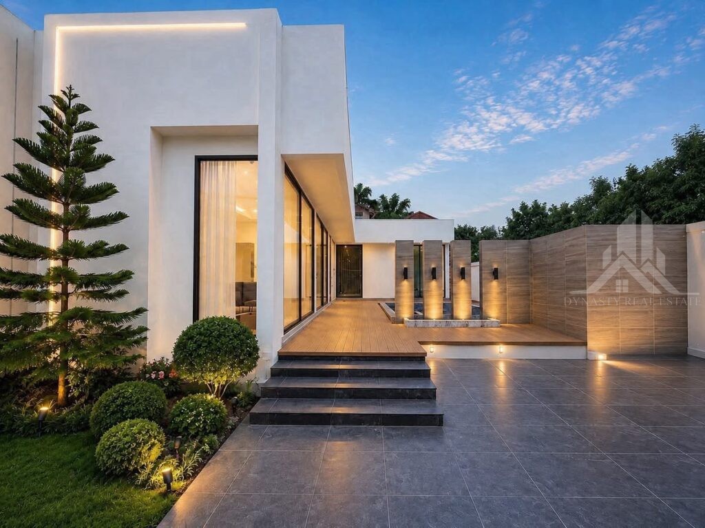 Phobsuk 2 pattaya 3-bed house in village for rent