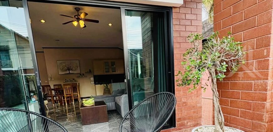 Manthara Village 3-Bed Pool Villa for Rent in Pattaya
