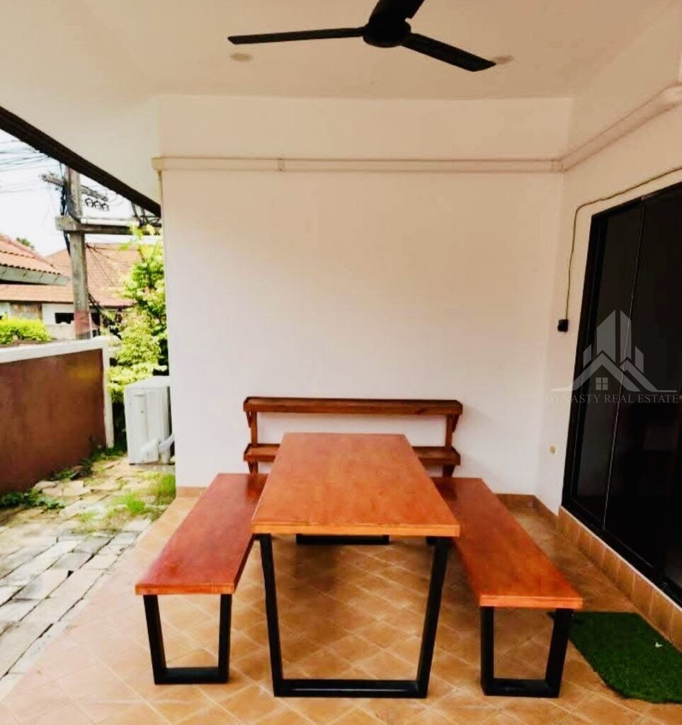 Pattaya hill 2 2-bed house for rent
