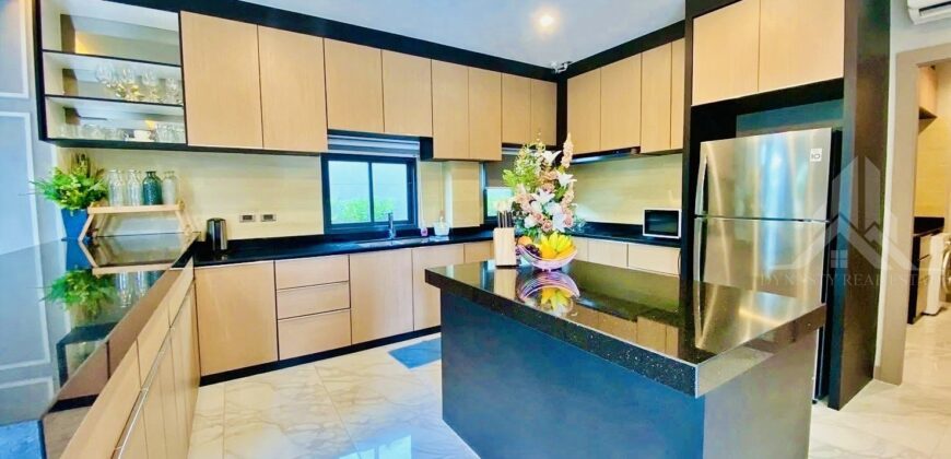 Madcha Nirvana Pattaya 4-Bed Pool Villa for Sale & Rent