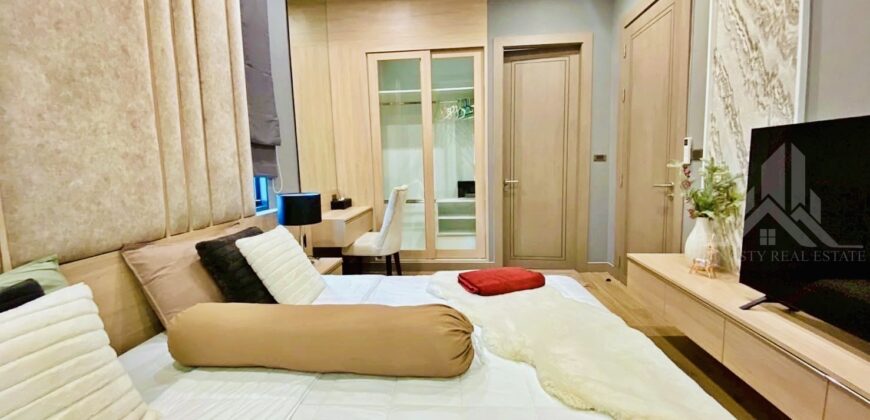 Madcha Nirvana Pattaya 4-Bed Pool Villa for Sale & Rent