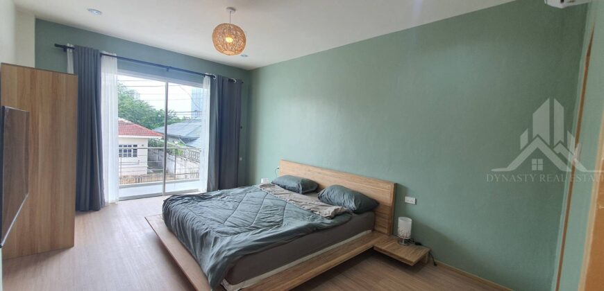 View Point Jomtien 6-Bed Pool Villa for Sale & Rent