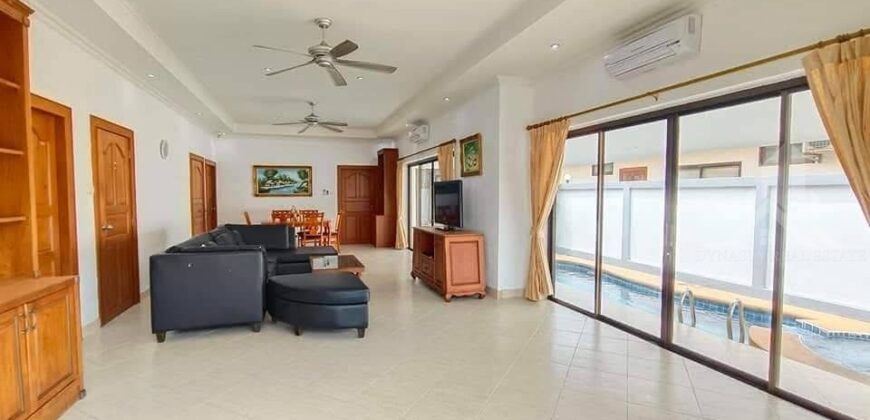 3-Bed Pool Villa for Rent on Chaiyaphruek Road, Jomtien