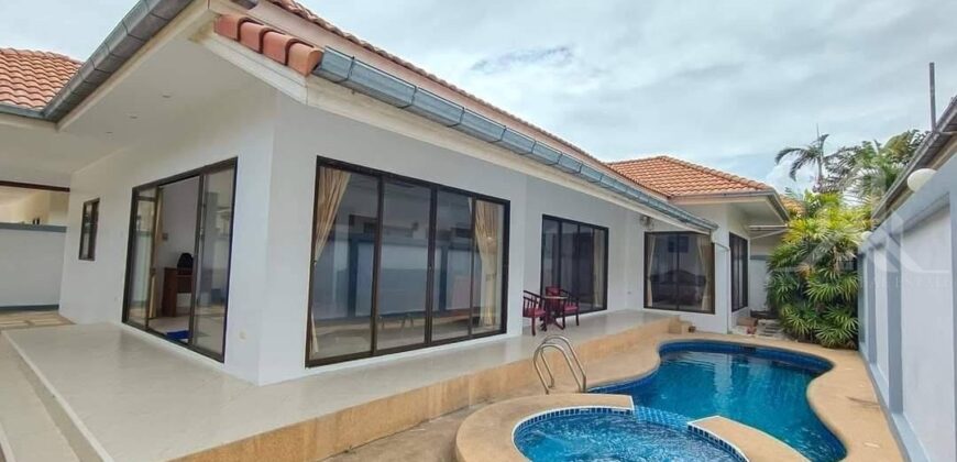 3-Bed Pool Villa for Rent on Chaiyaphruek Road, Jomtien
