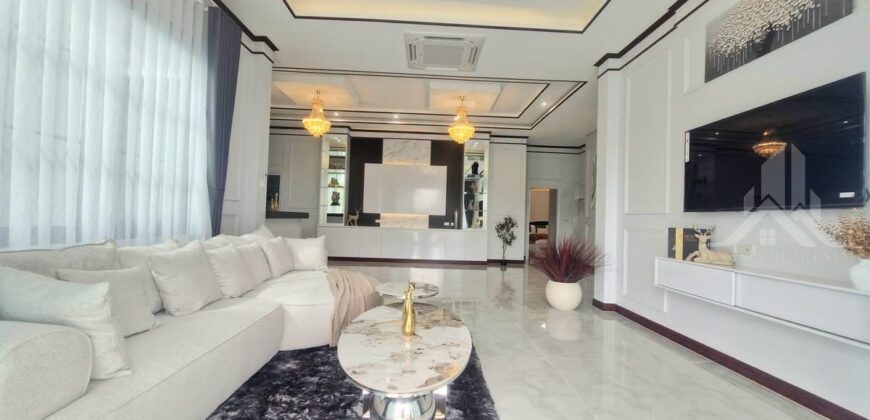 4-Bed Pool Villa for Sale in Huay Yai