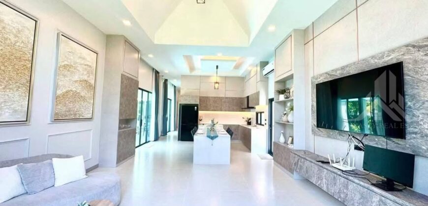 Pool Villa Siam Country Club Road for Sale & Rent – 3 Bedrooms