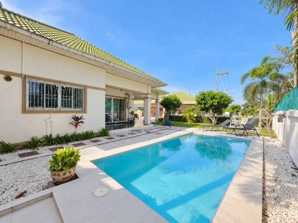 Pornthep garden village 3 3-bed house in village for rent