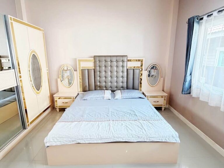 Raviporn baanromsai - photo 3
