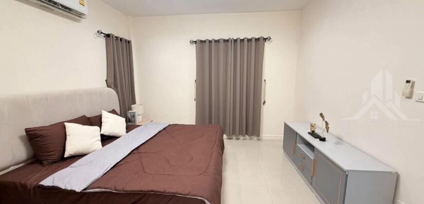 Ruen Pisa Village 3-Bed House in Village for Rent in Pattaya