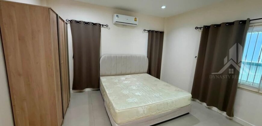 Ruen Pisa Village 3-Bed House in Village for Rent in Pattaya