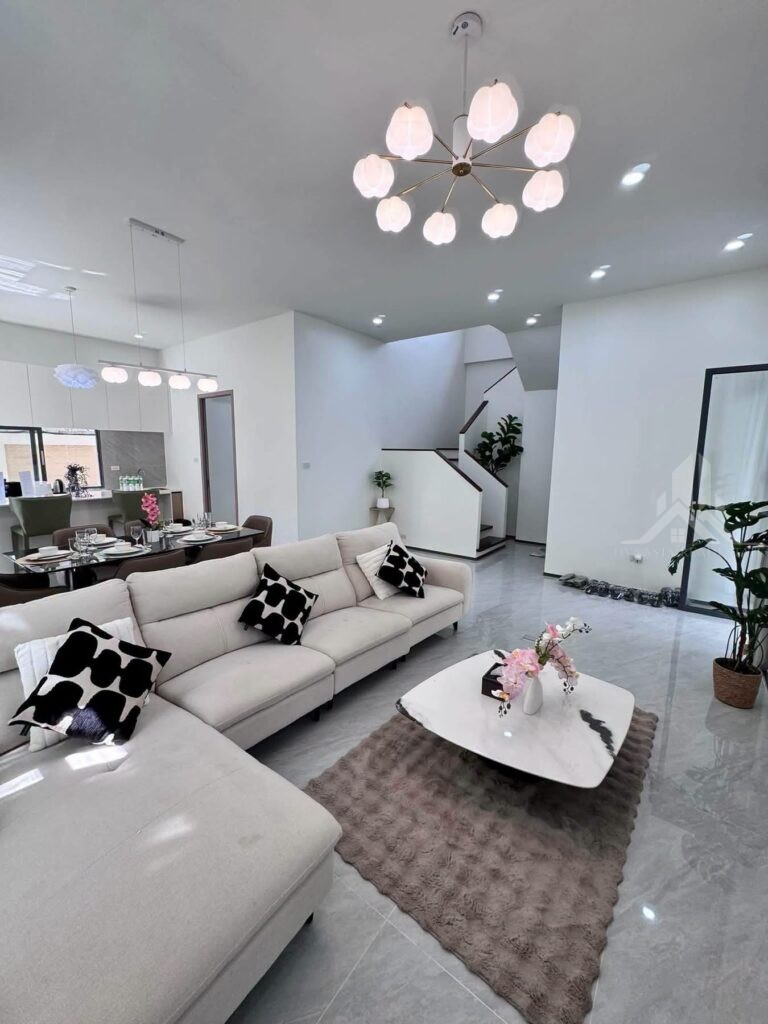 4-bed pool villa for sale & rent in pattaya