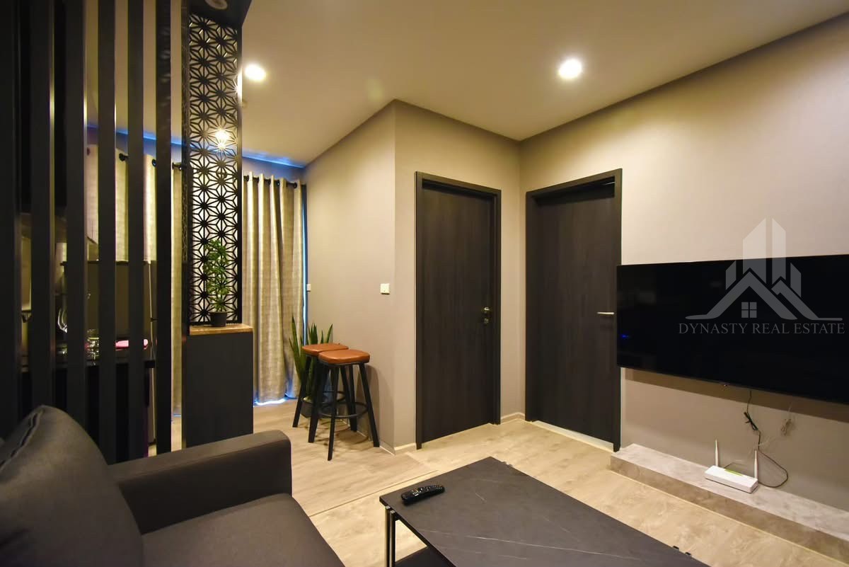 The base central pattaya 1-bed condo for sale, 7th floor building b