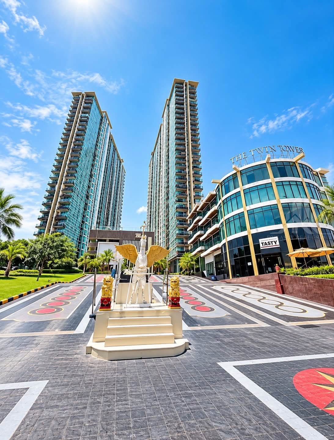 The grand ad jomtien beach 2-bed condo for rent with sea view