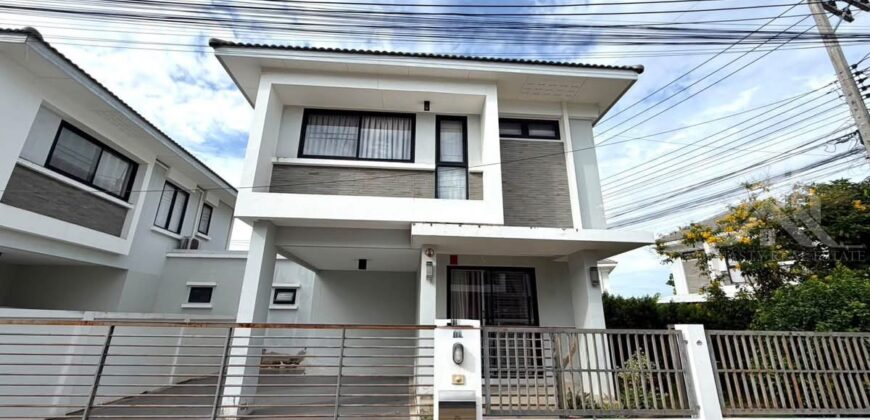 Uriwan Grand Villa 3-Bed House for Sale & Rent in East Pattaya
