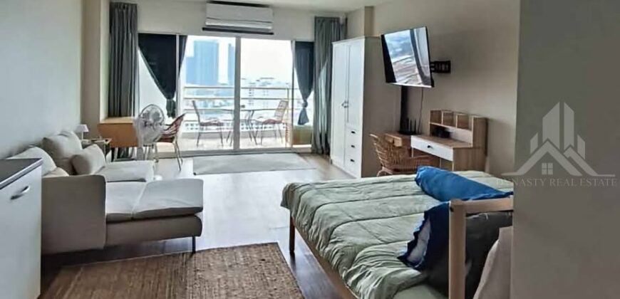 View Talay 5D Studio Condo for Rent in Jomtien with Sea View
